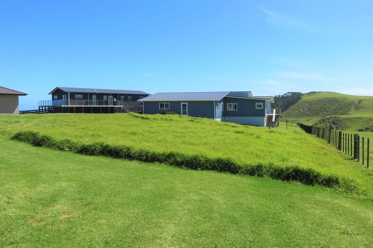 Photo of property in Pipi Place, Baylys Beach, 0377