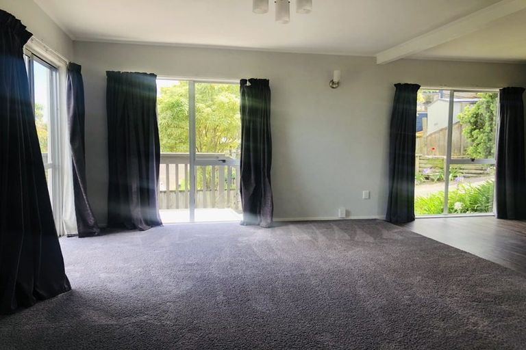 Photo of property in 1/14 Gillan Place, Bayview, Auckland, 0629