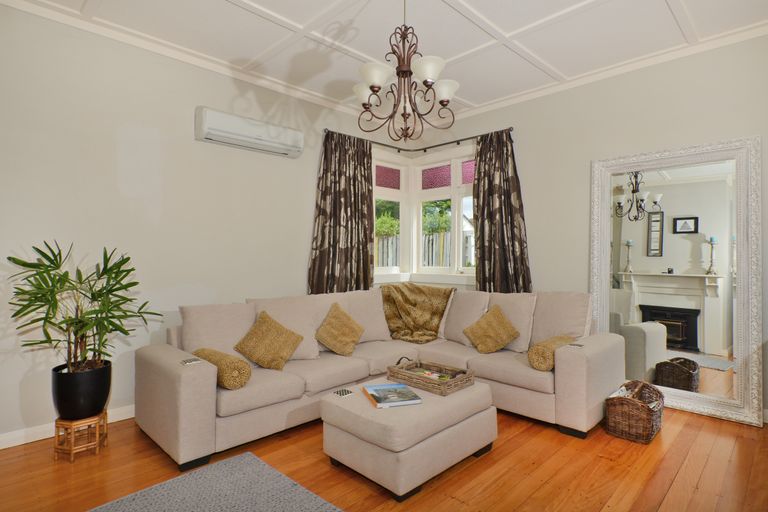 Photo of property in 6 Parahaki Street, Regent, Whangarei, 0112