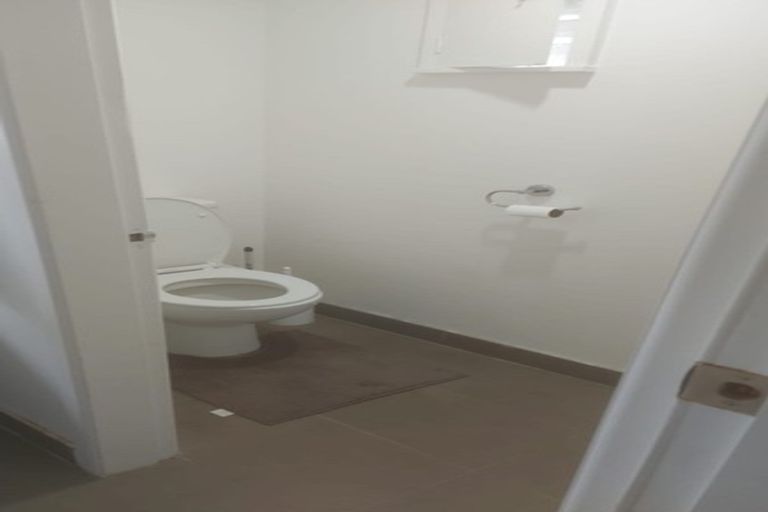 Photo of property in 452a West Coast Road, Glen Eden, Auckland, 0602