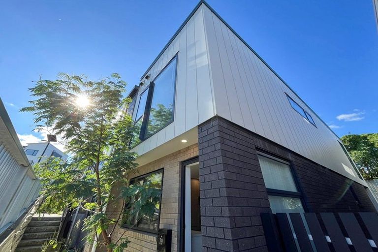 Photo of property in 29 Tima Lane, Mangere Bridge, Auckland, 2022