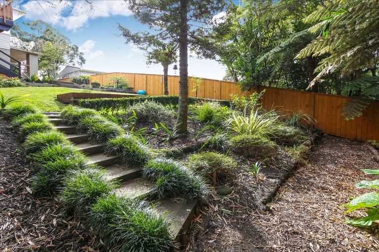 Photo of property in 34 South Lynn Road, Titirangi, Auckland, 0604