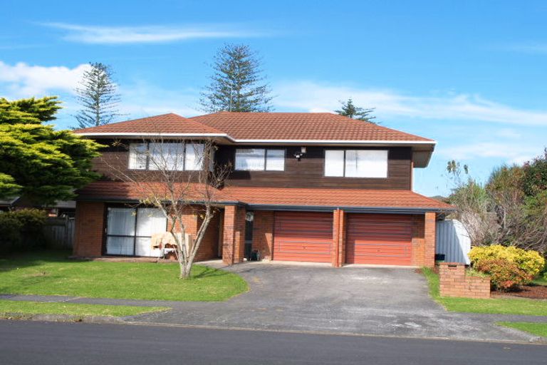 Photo of property in 8 Summermist Drive, Northpark, Auckland, 2013