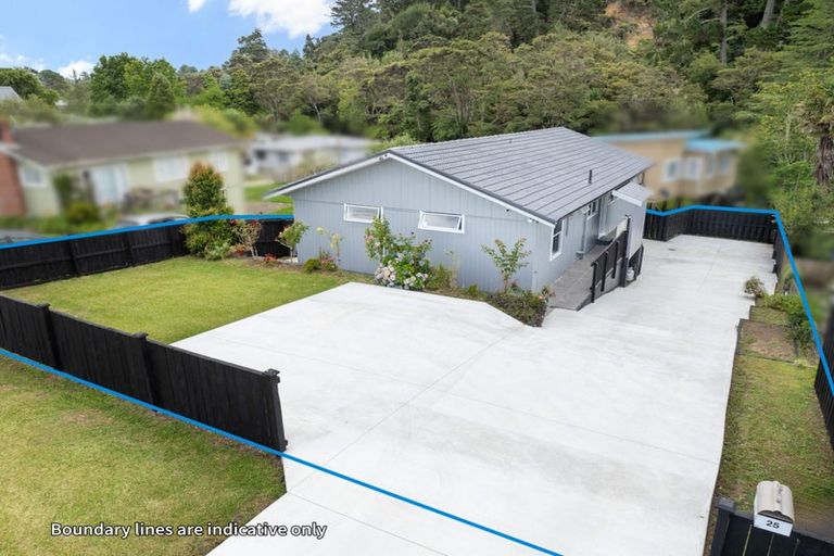 Photo of property in 25 Birdwood Road, Swanson, Auckland, 0612