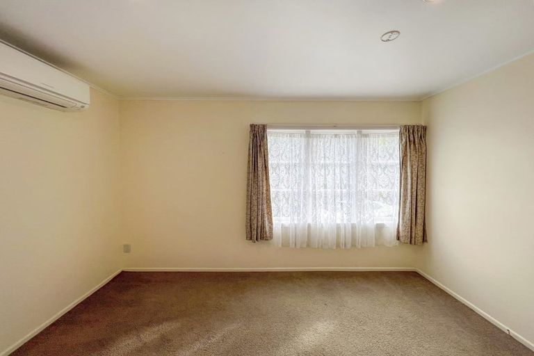 Photo of property in 17 Alma Street, Te Atatu South, Auckland, 0610