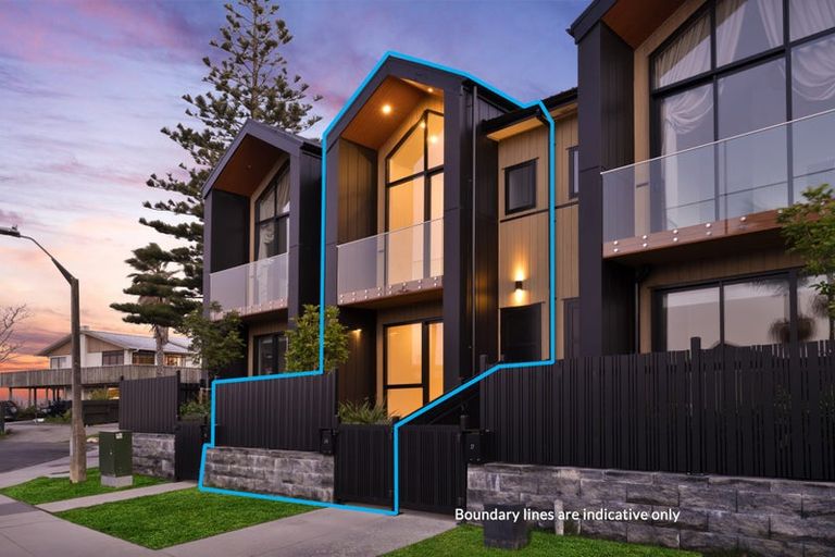 Photo of property in 27a Dawnhaven Drive, Te Atatu Peninsula, Auckland, 0610