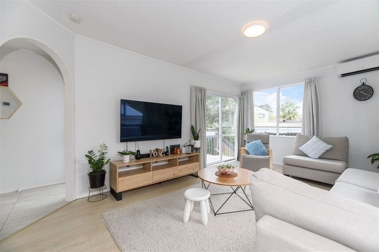 Photo of property in 48 Borich Road, Sunnyvale, Auckland, 0612