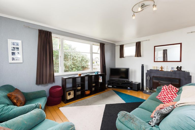 Photo of property in 21 Salisbury Avenue, Terrace End, Palmerston North, 4410