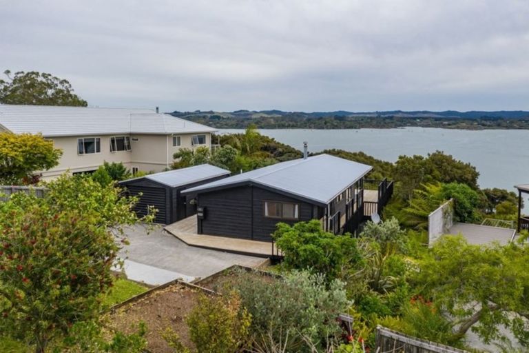 Photo of property in 88 Doves Bay Road, Kerikeri, 0294