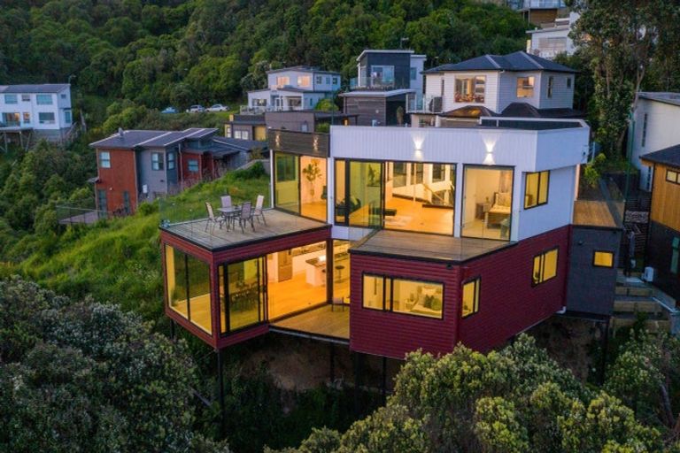Photo of property in 10 Satchell Way, Kaiwharawhara, Wellington, 6035