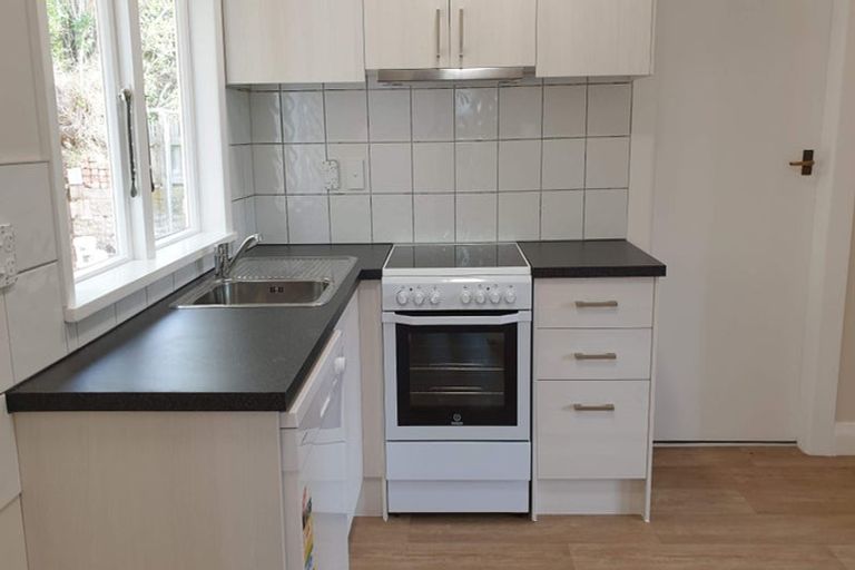 Photo of property in 76 Para Street, Miramar, Wellington, 6022