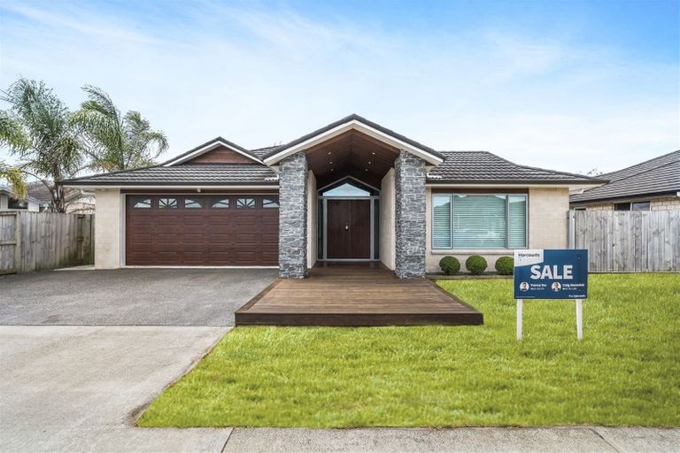 Photo of property in 52 Sirius Crescent, Rototuna North, Hamilton, 3210