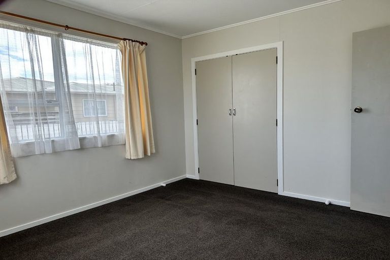 Photo of property in 19 Stirling Street, Levin, 5510