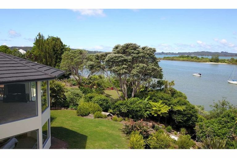 Photo of property in 56 Rangitane Loop Road, Kerikeri, 0294
