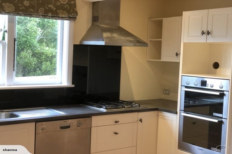 Photo of property in 54 Horokiwi Road West, Newlands, Wellington, 6037