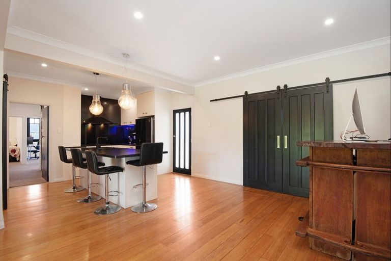 Photo of property in 1 Chamberlain Street, Feilding, 4702