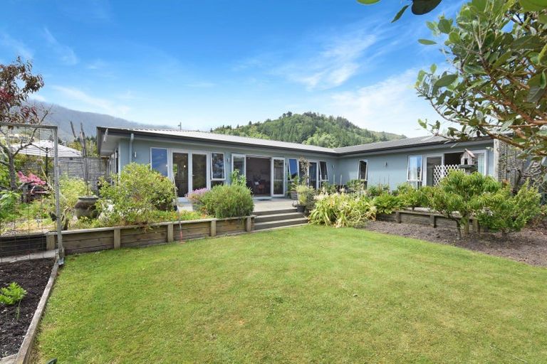 Photo of property in 4 Weka Place, Picton, 7220