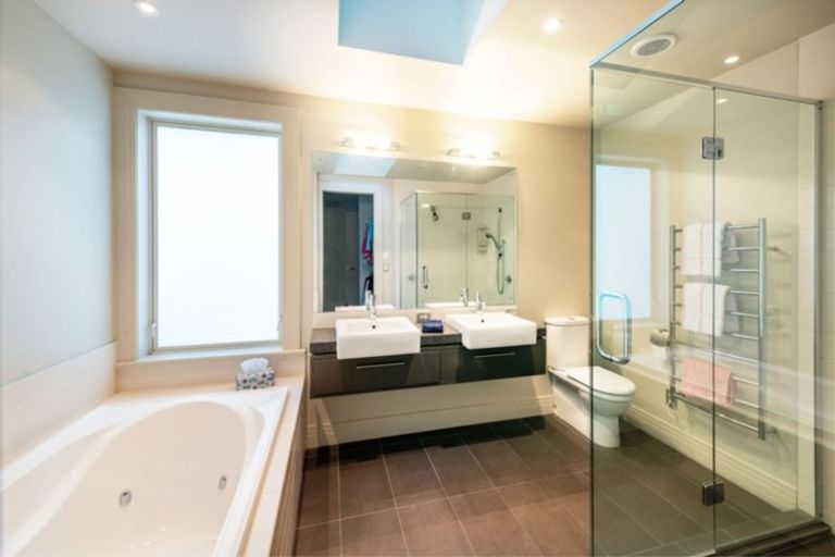 Photo of property in 11 Kelliher Drive, Wanaka, 9305