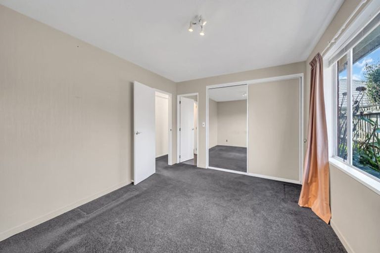 Photo of property in 2/52a Berkshire Drive, Avonhead, Christchurch, 8042