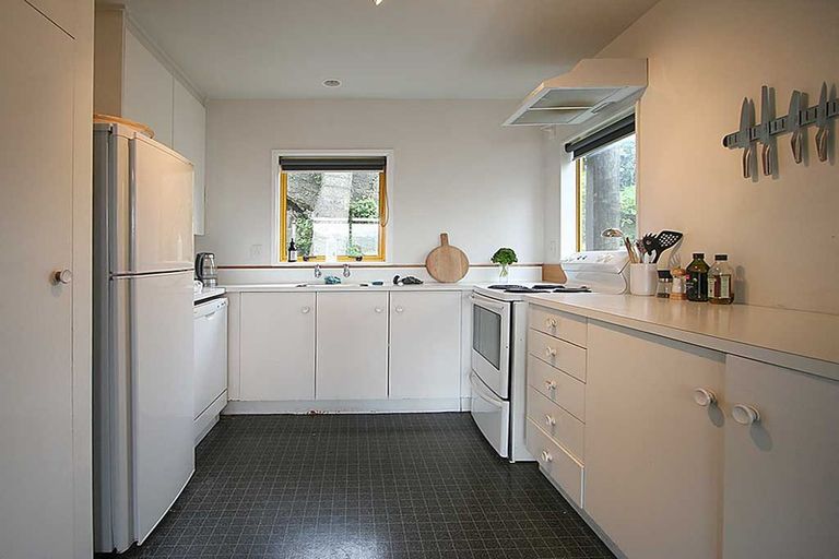 Photo of property in 18 Stafford Street, Mount Victoria, Wellington, 6011