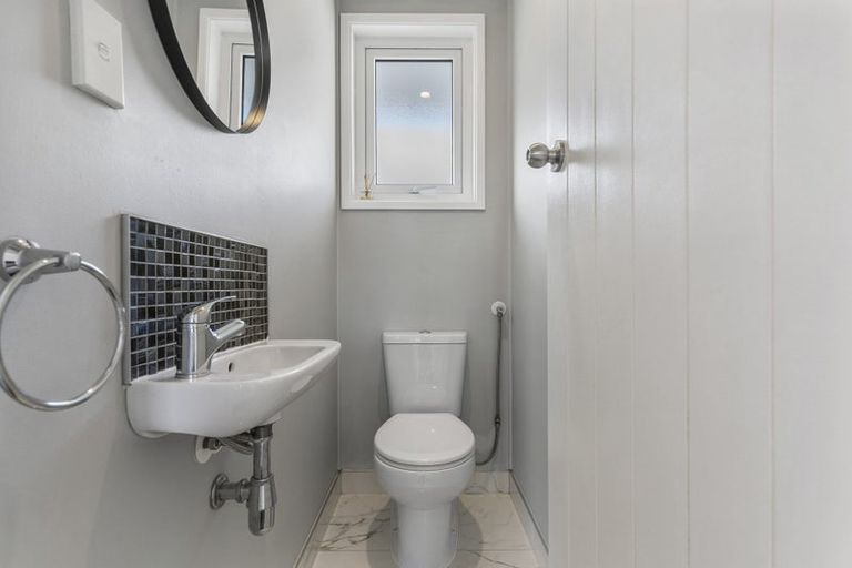 Photo of property in 1/51 Larne Avenue, Pakuranga Heights, Auckland, 2010