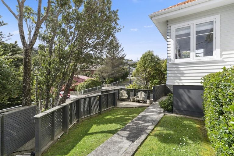 Photo of property in 7 Albemarle Road, Northland, Wellington, 6012