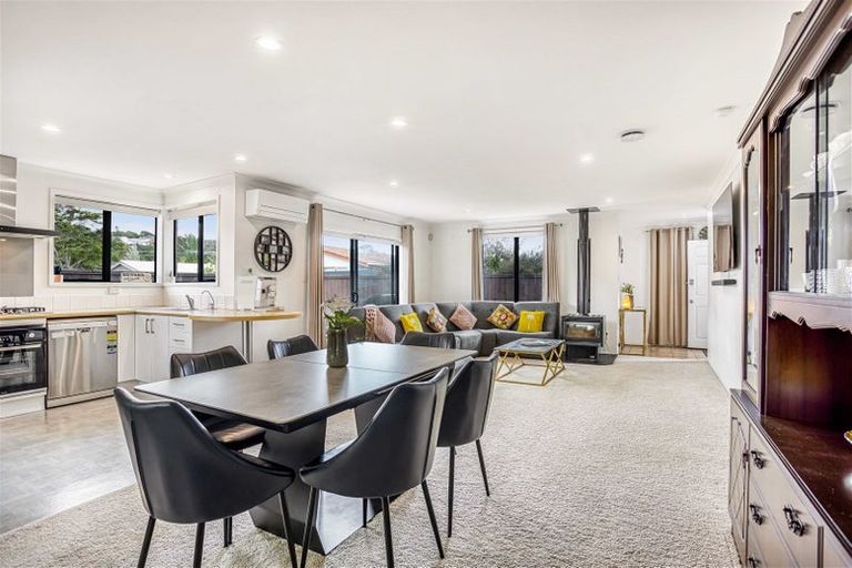 Photo of property in 8 Clover Drive, Henderson, Auckland, 0610