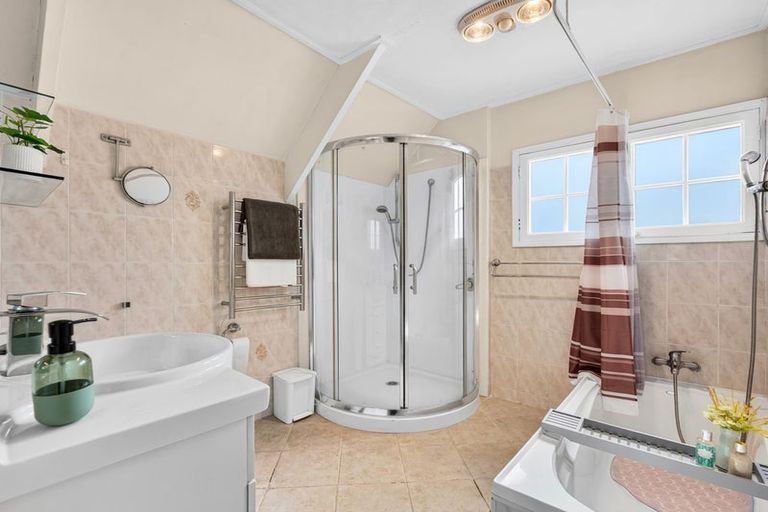 Photo of property in 60 Makora Road, Massey, Auckland, 0614