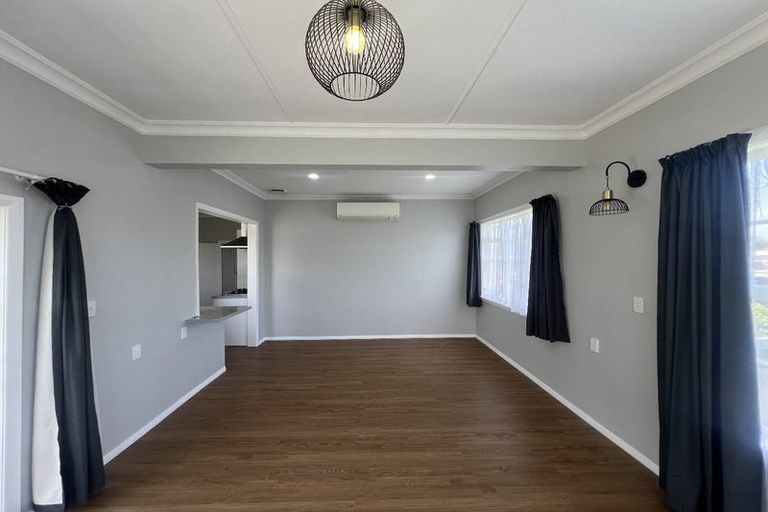 Photo of property in 30 Kings Drive, Levin, 5510