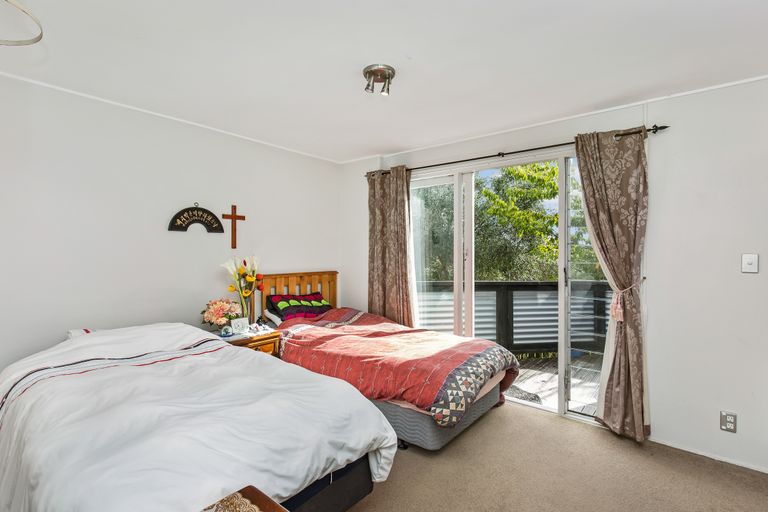 Photo of property in 1/612 Beach Road, Browns Bay, Auckland, 0630