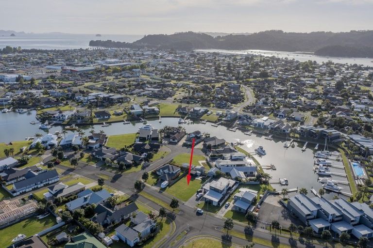 Photo of property in 16 Arawa Lane, Whitianga, 3510