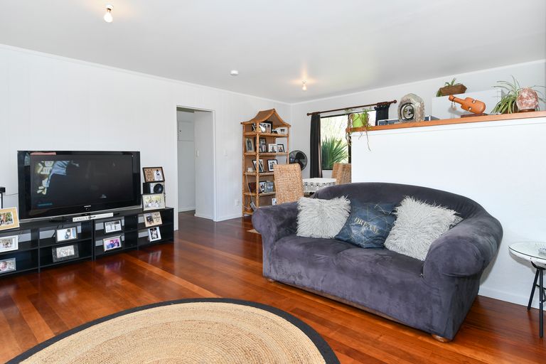 Photo of property in 17a Lyn Grove, Papamoa Beach, Papamoa, 3118