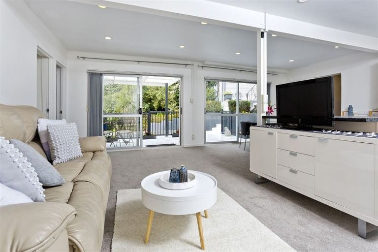 Photo of property in 12 Seaton Road, Murrays Bay, Auckland, 0630