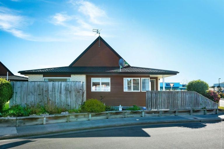 Photo of property in Rivertown Villas, 150 Williams Street, Kaiapoi, 7630