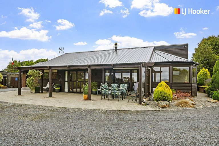 Photo of property in 43 Halfway Bush Road, Halfway Bush, Dunedin, 9076