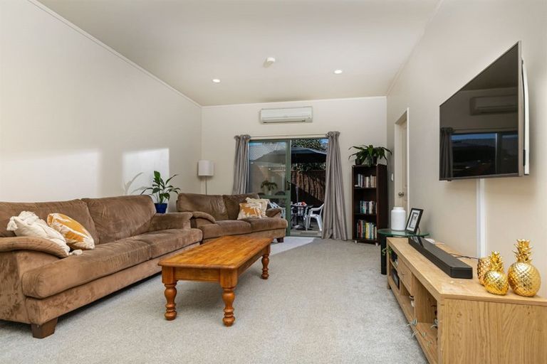 Photo of property in 11 Vitex Lane, Henderson, Auckland, 0612