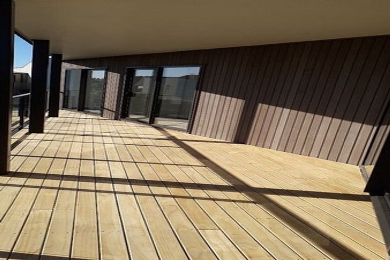 Photo of property in 2 Liquidambar Drive, Hobsonville, Auckland, 0616