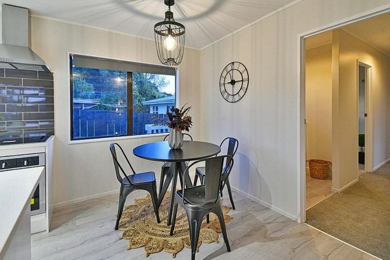 Photo of property in 2/226a Dominion Road, Red Hill, Papakura, 2110