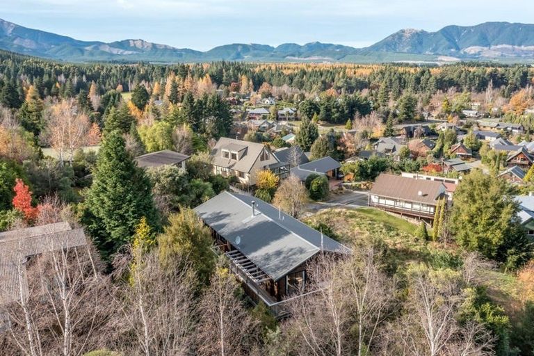 Photo of property in 16 Chalet Crescent, Hanmer Springs, 7334