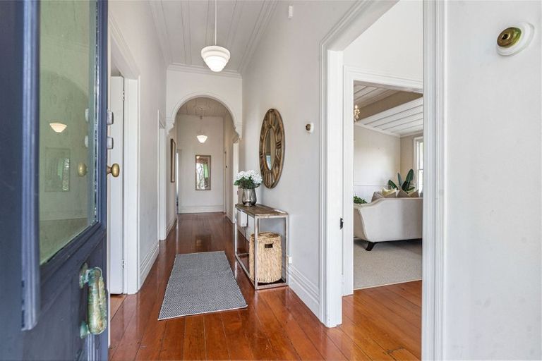 Photo of property in 3 Turnbull Road, Narrow Neck, Auckland, 0624