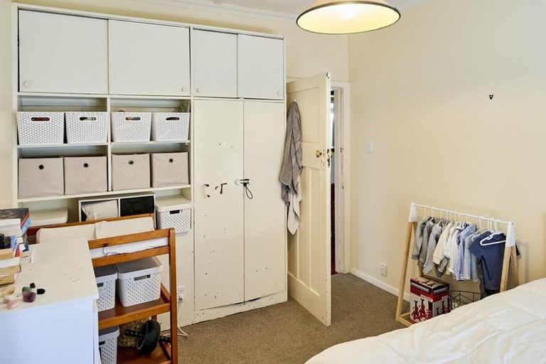 Photo of property in 41 Tio Tio Road, Miramar, Wellington, 6022