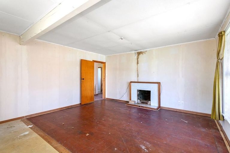 Photo of property in 48 Driver Crescent, Cannons Creek, Porirua, 5024