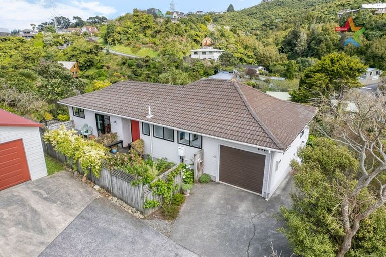 Photo of property in 42 Matuhi Street, Tirohanga, Lower Hutt, 5010