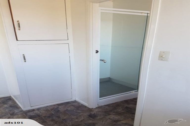 Photo of property in 30a Simons Street, Moturoa, New Plymouth, 4310