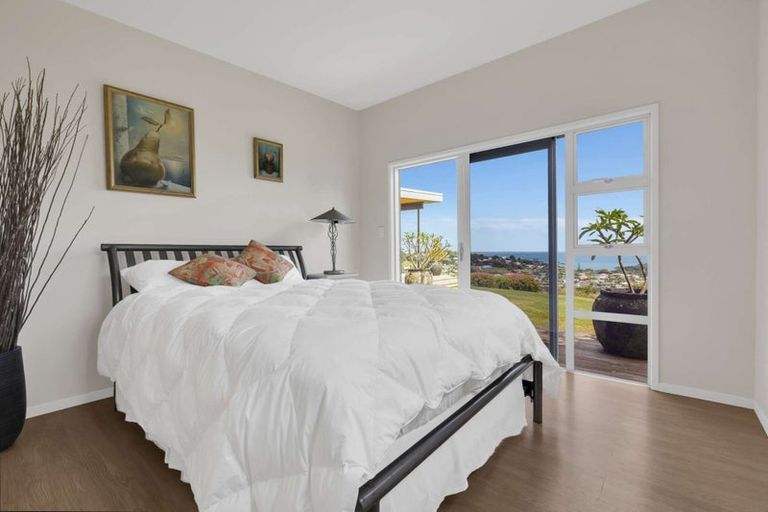 Photo of property in 37 Pekama Drive, Cable Bay, 0420