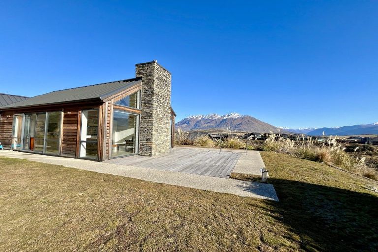 Photo of property in 9 Rabbiters Crescent, Jacks Point, Queenstown, 9371