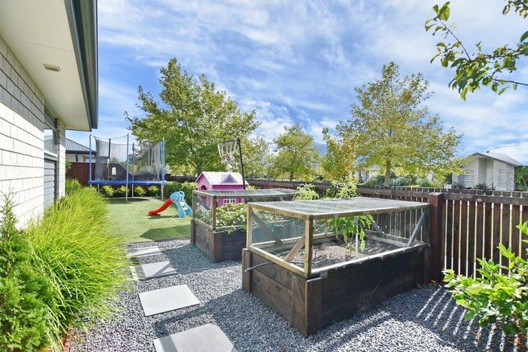 Photo of property in 5 Vittoria Lane, Pegasus, 7612