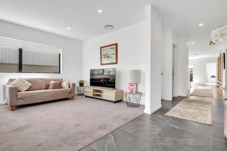 Photo of property in 9 Puruatanga Drive, Flat Bush, Auckland, 2019