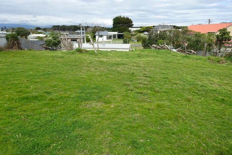 Photo of property in 21 Dewe Terrace, Foxton Beach, Foxton, 4815