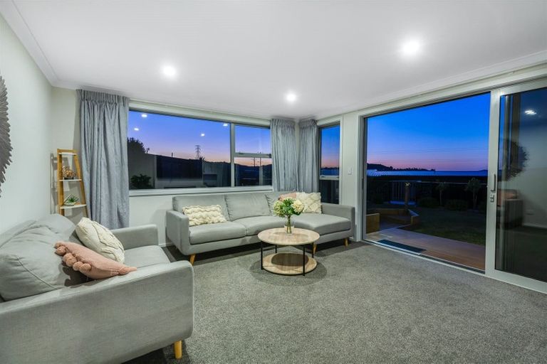 Photo of property in 64 Endeavour Drive, Whitby, Porirua, 5024